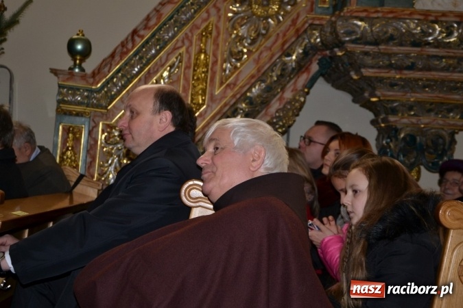 Zdjęcie w galerii na portalu naszraciborz.pl: Kolędowanie przy żłóbku - koncert w Tworkowie  wiadomości z regionu