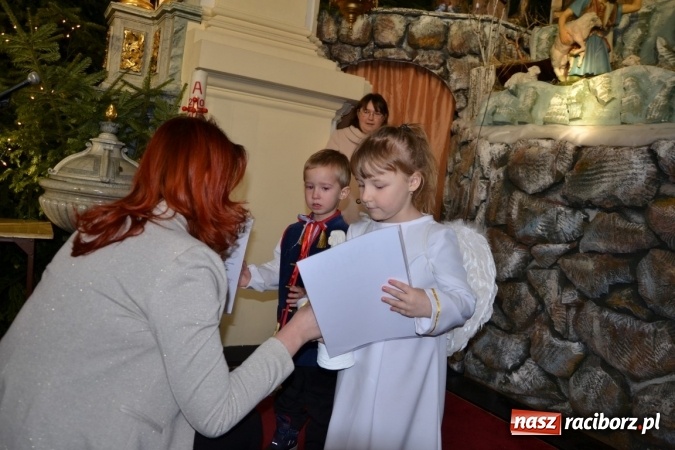 Zdjęcie w galerii na portalu naszraciborz.pl: Kolędowanie przy żłóbku - koncert w Tworkowie  wiadomości z regionu