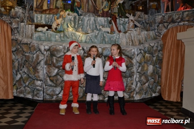 Zdjęcie w galerii na portalu naszraciborz.pl: Kolędowanie przy żłóbku - koncert w Tworkowie  wiadomości z regionu
