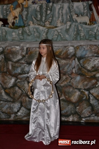 Zdjęcie w galerii na portalu naszraciborz.pl: Kolędowanie przy żłóbku - koncert w Tworkowie  wiadomości z regionu