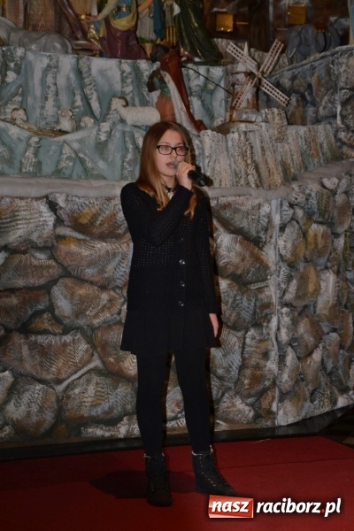 Zdjęcie w galerii na portalu naszraciborz.pl: Kolędowanie przy żłóbku - koncert w Tworkowie  wiadomości z regionu