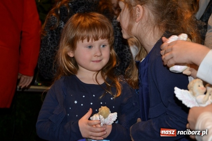 Zdjęcie w galerii na portalu naszraciborz.pl: Kolędowanie przy żłóbku - koncert w Tworkowie  wiadomości z regionu