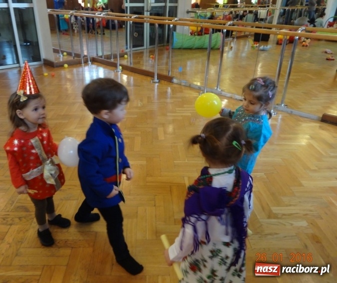 Zdjęcie w galerii na portalu naszraciborz.pl: Fikusie w Strzesze cieszą się z zimy wiadomości z regionu