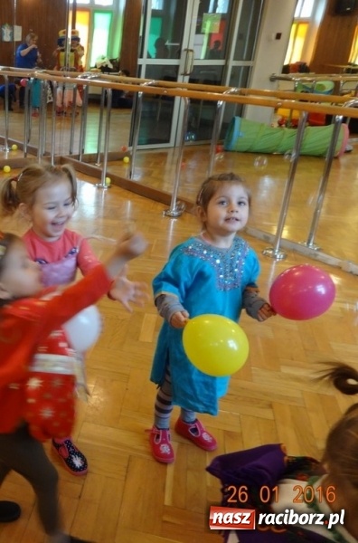 Zdjęcie w galerii na portalu naszraciborz.pl: Fikusie w Strzesze cieszą się z zimy wiadomości z regionu