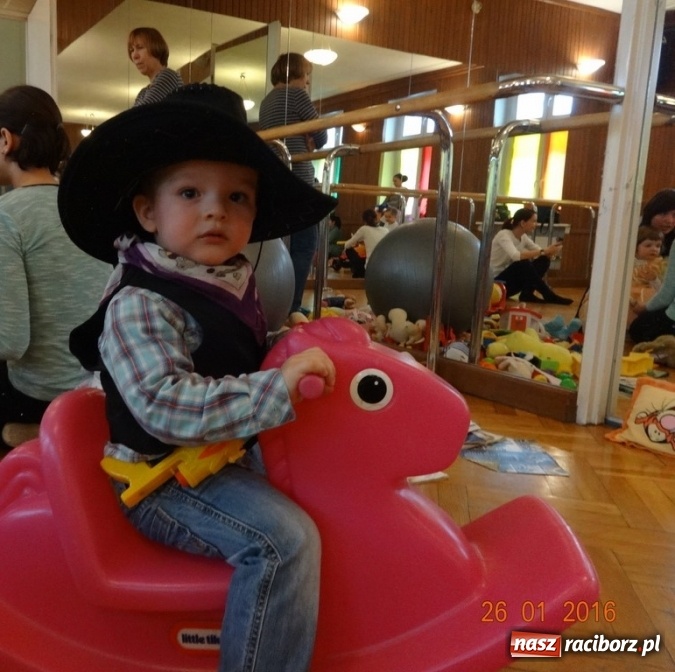 Zdjęcie w galerii na portalu naszraciborz.pl: Fikusie w Strzesze cieszą się z zimy wiadomości z regionu