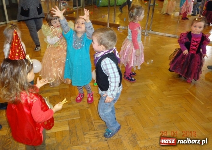 Zdjęcie w galerii na portalu naszraciborz.pl: Fikusie w Strzesze cieszą się z zimy wiadomości z regionu