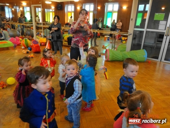 Zdjęcie w galerii na portalu naszraciborz.pl: Fikusie w Strzesze cieszą się z zimy wiadomości z regionu