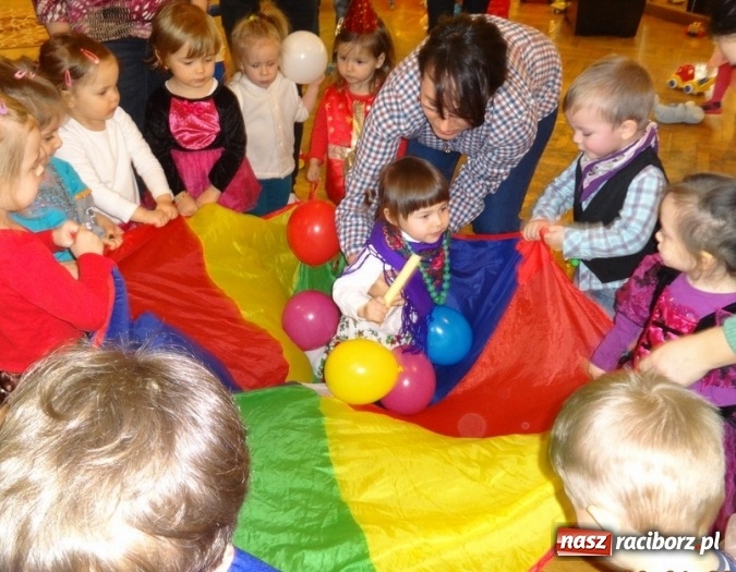 Zdjęcie w galerii na portalu naszraciborz.pl: Fikusie w Strzesze cieszą się z zimy wiadomości z regionu