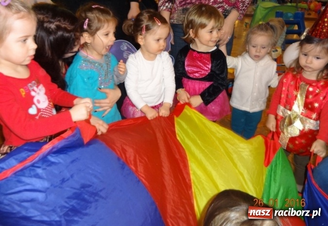 Zdjęcie w galerii na portalu naszraciborz.pl: Fikusie w Strzesze cieszą się z zimy wiadomości z regionu