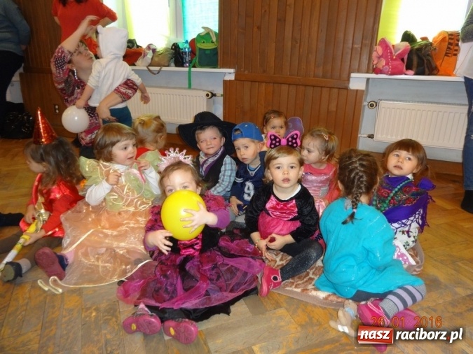 Zdjęcie w galerii na portalu naszraciborz.pl: Fikusie w Strzesze cieszą się z zimy wiadomości z regionu