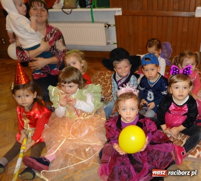 Zdjęcie w galerii na portalu naszraciborz.pl: Fikusie w Strzesze cieszą się z zimy wiadomości z regionu