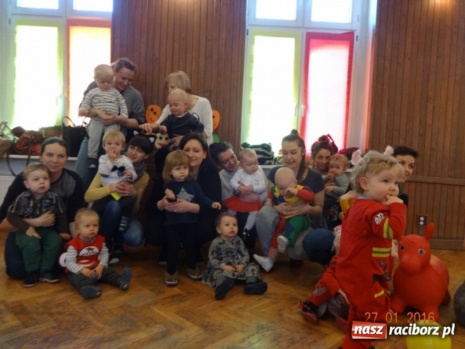 Zdjęcie w galerii na portalu naszraciborz.pl: Fikusie w Strzesze cieszą się z zimy wiadomości z regionu