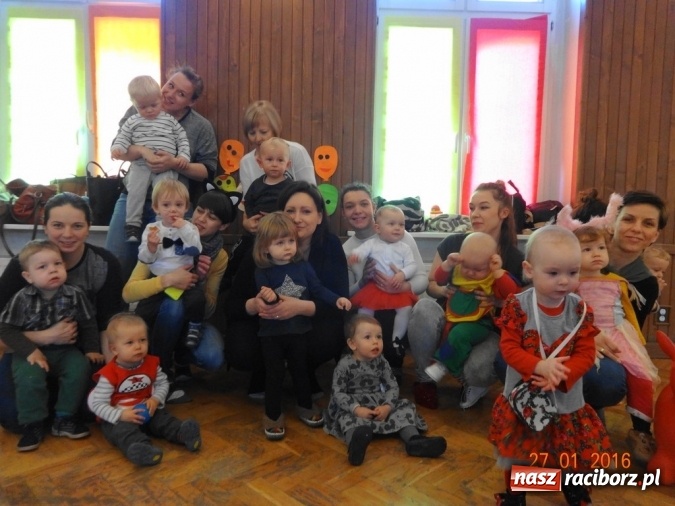 Zdjęcie w galerii na portalu naszraciborz.pl: Fikusie w Strzesze cieszą się z zimy wiadomości z regionu