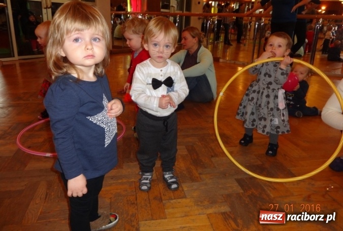 Zdjęcie w galerii na portalu naszraciborz.pl: Fikusie w Strzesze cieszą się z zimy wiadomości z regionu