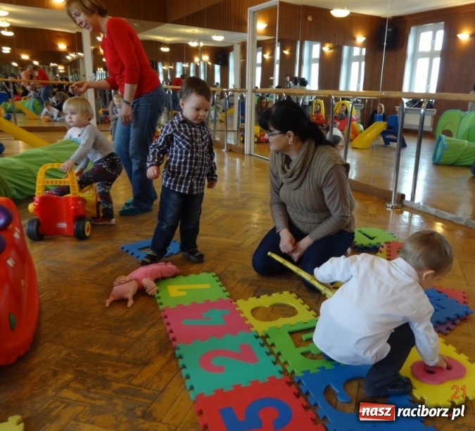 Zdjęcie w galerii na portalu naszraciborz.pl: Fikusie w Strzesze cieszą się z zimy wiadomości z regionu
