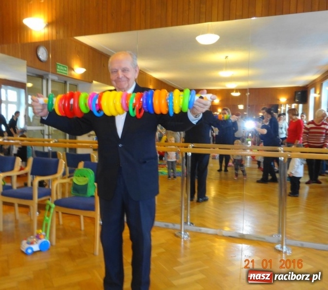 Zdjęcie w galerii na portalu naszraciborz.pl: Fikusie w Strzesze cieszą się z zimy wiadomości z regionu