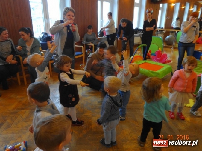 Zdjęcie w galerii na portalu naszraciborz.pl: Fikusie w Strzesze cieszą się z zimy wiadomości z regionu