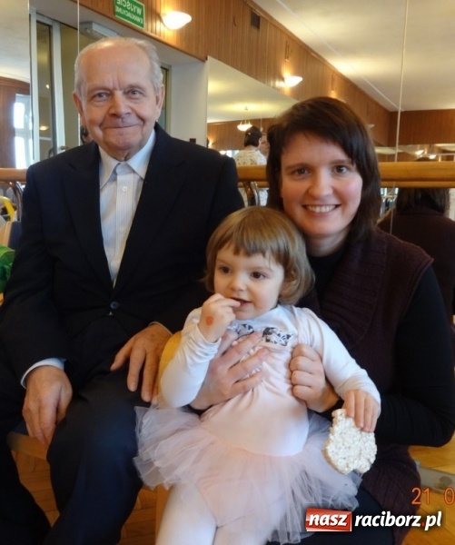 Zdjęcie w galerii na portalu naszraciborz.pl: Fikusie w Strzesze cieszą się z zimy wiadomości z regionu