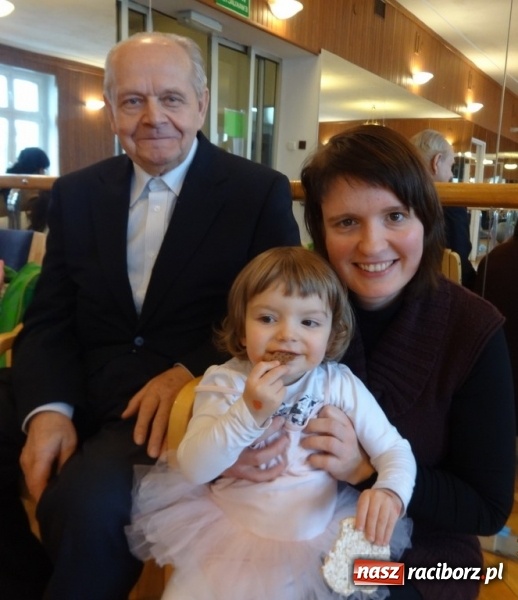 Zdjęcie w galerii na portalu naszraciborz.pl: Fikusie w Strzesze cieszą się z zimy wiadomości z regionu