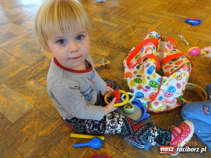 Zdjęcie w galerii na portalu naszraciborz.pl: Fikusie w Strzesze cieszą się z zimy wiadomości z regionu