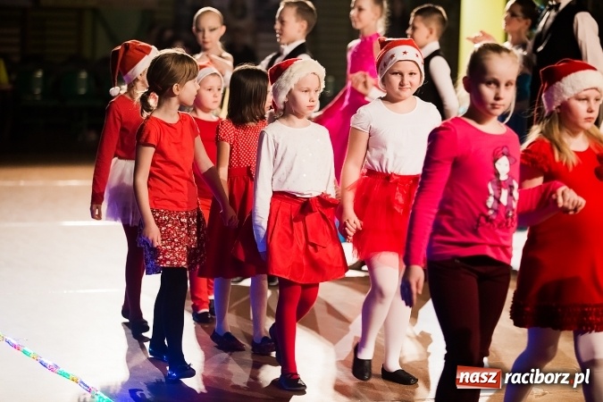 Zdjęcie w galerii na portalu naszraciborz.pl: II Dziecięca Karnawałowa Rewia Tańca w Arenie Rafako wiadomości z regionu