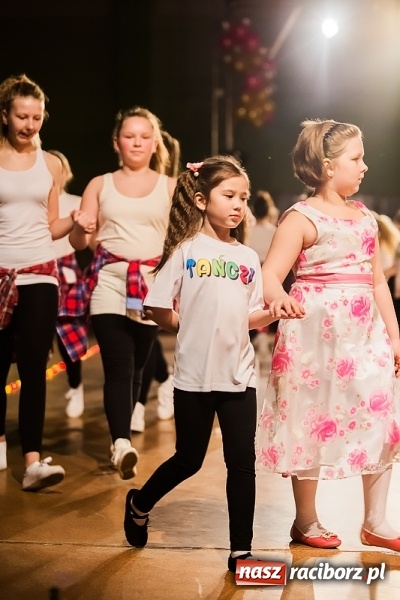 Zdjęcie w galerii na portalu naszraciborz.pl: II Dziecięca Karnawałowa Rewia Tańca w Arenie Rafako wiadomości z regionu