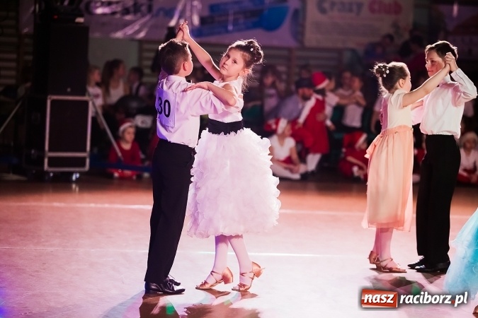 Zdjęcie w galerii na portalu naszraciborz.pl: II Dziecięca Karnawałowa Rewia Tańca w Arenie Rafako wiadomości z regionu