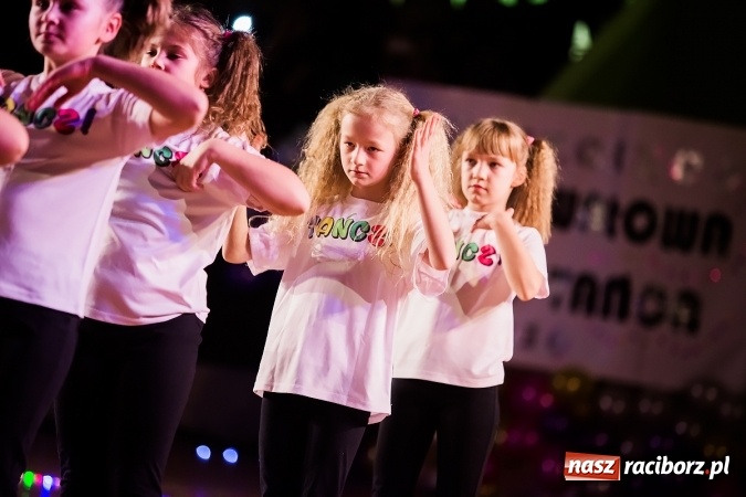 Zdjęcie w galerii na portalu naszraciborz.pl: II Dziecięca Karnawałowa Rewia Tańca w Arenie Rafako wiadomości z regionu