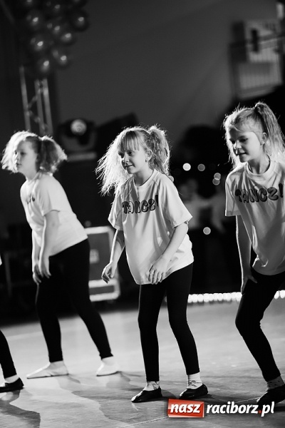 Zdjęcie w galerii na portalu naszraciborz.pl: II Dziecięca Karnawałowa Rewia Tańca w Arenie Rafako wiadomości z regionu