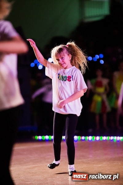 Zdjęcie w galerii na portalu naszraciborz.pl: II Dziecięca Karnawałowa Rewia Tańca w Arenie Rafako wiadomości z regionu