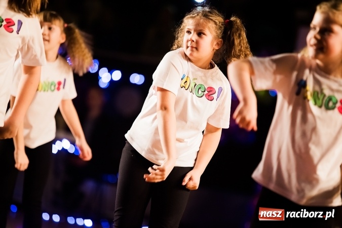 Zdjęcie w galerii na portalu naszraciborz.pl: II Dziecięca Karnawałowa Rewia Tańca w Arenie Rafako wiadomości z regionu