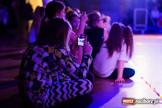 Zdjęcie w galerii na portalu naszraciborz.pl: II Dziecięca Karnawałowa Rewia Tańca w Arenie Rafako wiadomości z regionu