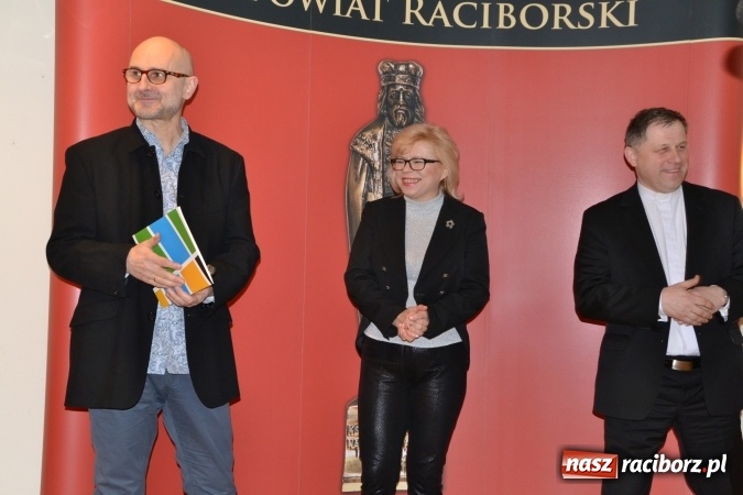 Zdjęcie w galerii na portalu naszraciborz.pl: Gala MIESZKO AD 2015 - nagrody starosty wręczone na zamku wiadomości z regionu