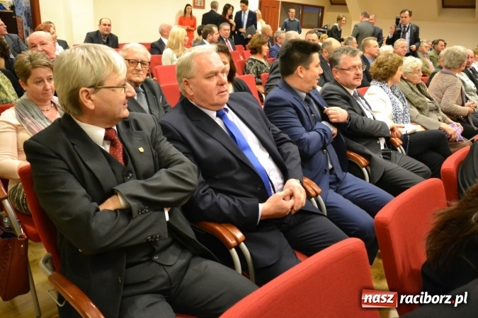 Zdjęcie w galerii na portalu naszraciborz.pl: Gala MIESZKO AD 2015 - nagrody starosty wręczone na zamku wiadomości z regionu