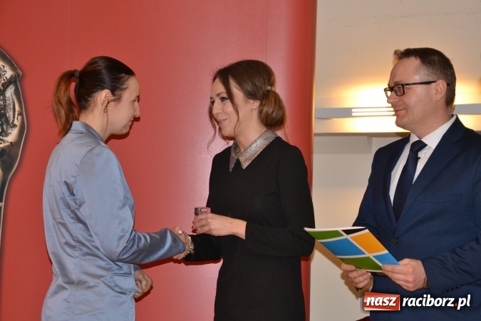 Zdjęcie w galerii na portalu naszraciborz.pl: Gala MIESZKO AD 2015 - nagrody starosty wręczone na zamku wiadomości z regionu