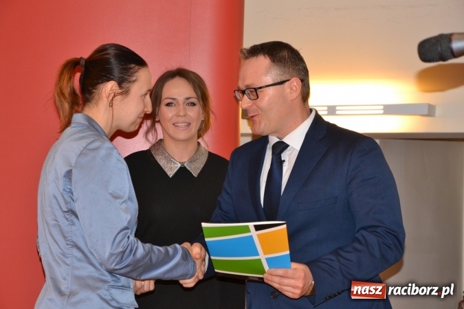 Zdjęcie w galerii na portalu naszraciborz.pl: Gala MIESZKO AD 2015 - nagrody starosty wręczone na zamku wiadomości z regionu