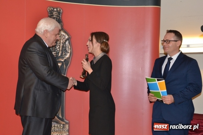 Zdjęcie w galerii na portalu naszraciborz.pl: Gala MIESZKO AD 2015 - nagrody starosty wręczone na zamku wiadomości z regionu