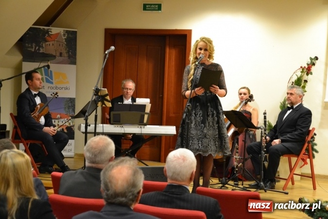 Zdjęcie w galerii na portalu naszraciborz.pl: Gala MIESZKO AD 2015 - nagrody starosty wręczone na zamku wiadomości z regionu