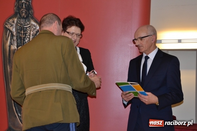 Zdjęcie w galerii na portalu naszraciborz.pl: Gala MIESZKO AD 2015 - nagrody starosty wręczone na zamku wiadomości z regionu