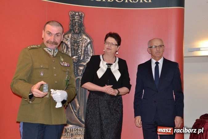 Zdjęcie w galerii na portalu naszraciborz.pl: Gala MIESZKO AD 2015 - nagrody starosty wręczone na zamku wiadomości z regionu