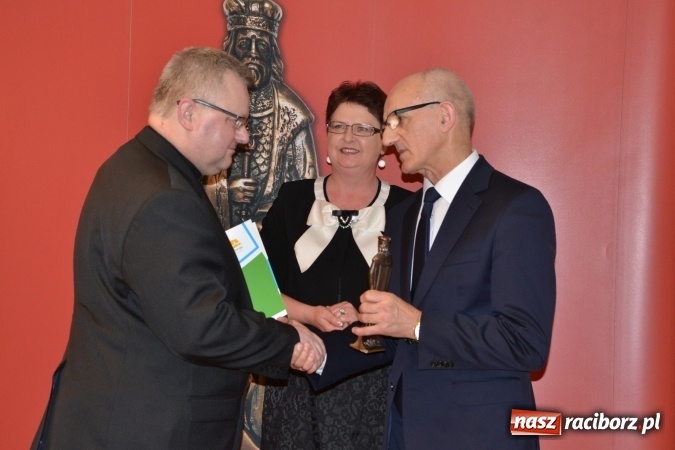 Zdjęcie w galerii na portalu naszraciborz.pl: Gala MIESZKO AD 2015 - nagrody starosty wręczone na zamku wiadomości z regionu