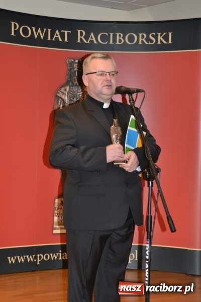 Zdjęcie w galerii na portalu naszraciborz.pl: Gala MIESZKO AD 2015 - nagrody starosty wręczone na zamku wiadomości z regionu