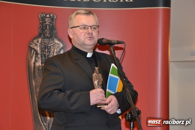 Zdjęcie w galerii na portalu naszraciborz.pl: Gala MIESZKO AD 2015 - nagrody starosty wręczone na zamku wiadomości z regionu