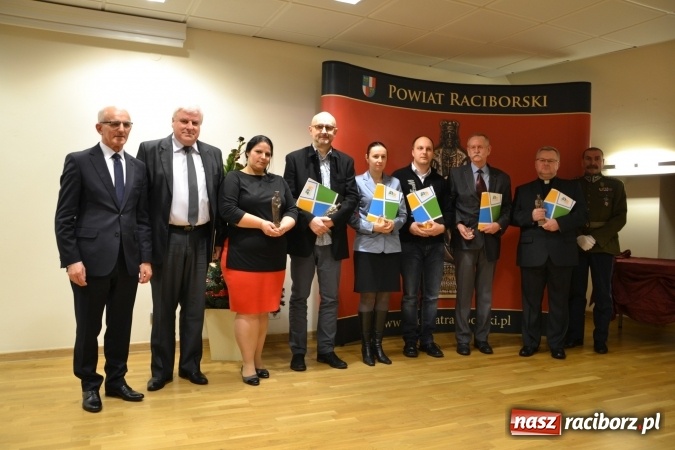 Zdjęcie w galerii na portalu naszraciborz.pl: Gala MIESZKO AD 2015 - nagrody starosty wręczone na zamku wiadomości z regionu