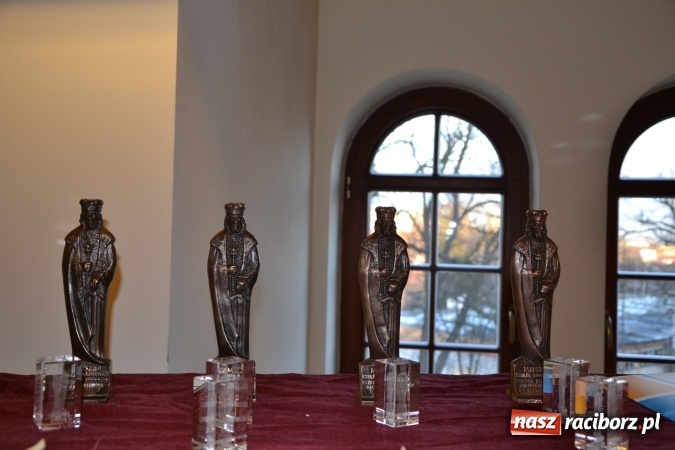 Zdjęcie w galerii na portalu naszraciborz.pl: Gala MIESZKO AD 2015 - nagrody starosty wręczone na zamku wiadomości z regionu