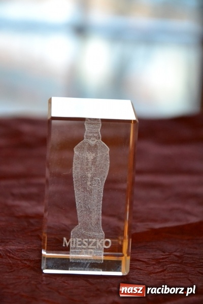 Zdjęcie w galerii na portalu naszraciborz.pl: Gala MIESZKO AD 2015 - nagrody starosty wręczone na zamku wiadomości z regionu