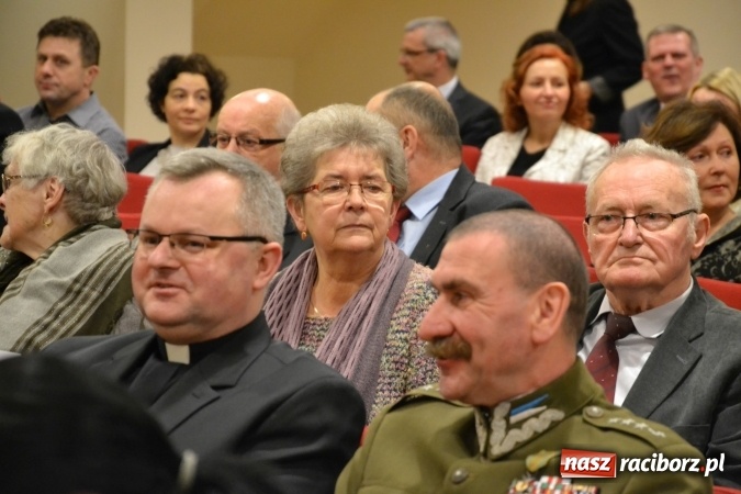 Zdjęcie w galerii na portalu naszraciborz.pl: Gala MIESZKO AD 2015 - nagrody starosty wręczone na zamku wiadomości z regionu