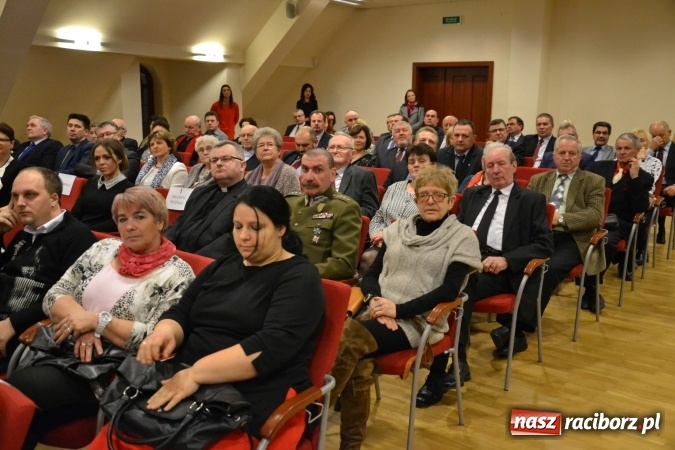 Zdjęcie w galerii na portalu naszraciborz.pl: Gala MIESZKO AD 2015 - nagrody starosty wręczone na zamku wiadomości z regionu