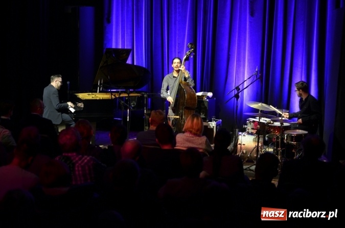 Zdjęcie w galerii na portalu naszraciborz.pl: Paweł Kaczmarczyk the King! Powrót Kawiarenki Jazzowej w RCK  wiadomości z regionu