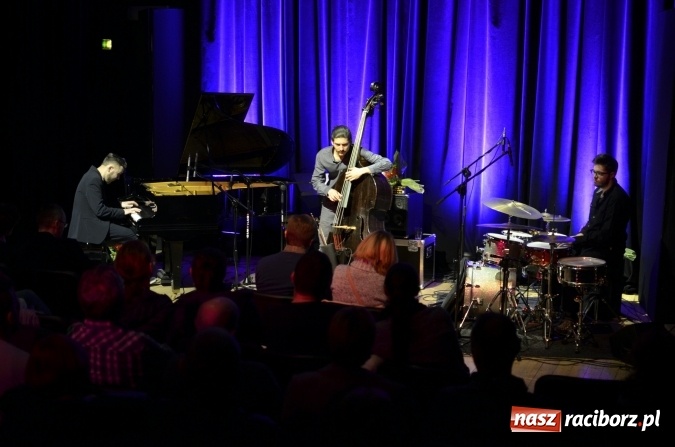 Zdjęcie w galerii na portalu naszraciborz.pl: Paweł Kaczmarczyk the King! Powrót Kawiarenki Jazzowej w RCK  wiadomości z regionu